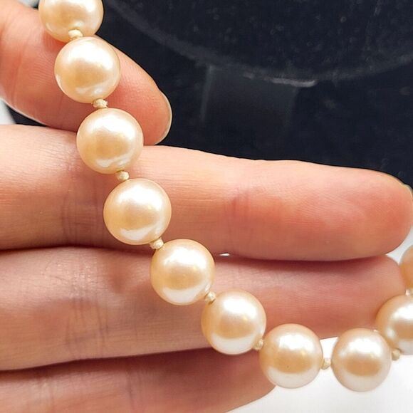Vintage Hollywood 10KT Chunky Simualted Pearl Necklace 25in - Picture 1 of 3